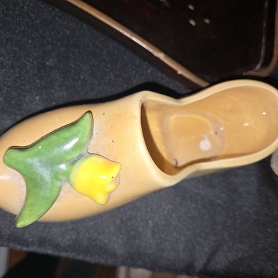 Sale Photo Thumbnail #982: Vintage McCoy Pottery Yellow Clog Planter with Tulip