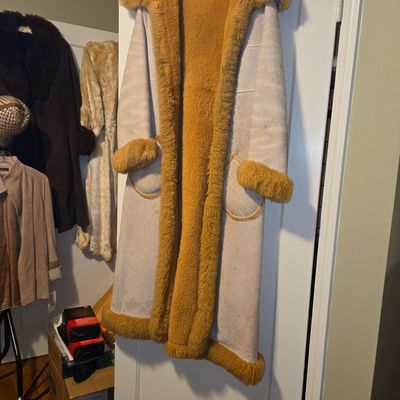 Sale Photo Thumbnail #380: Vintage Shearling Sheepskin Coat