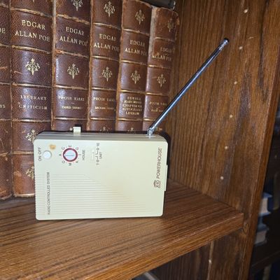 Sale Photo Thumbnail #946: X10 Powerhouse Radio Controlled System Transmitter