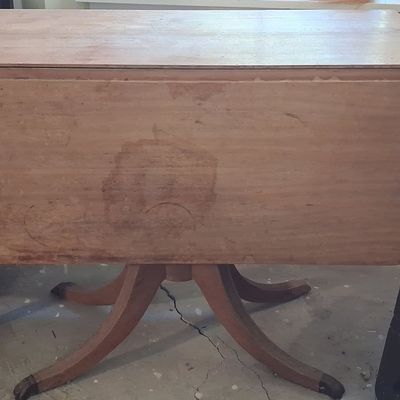 Sale Photo Thumbnail #315: Duncan Phyfe Style Mahogany Drop-Leaf Pedestal Table