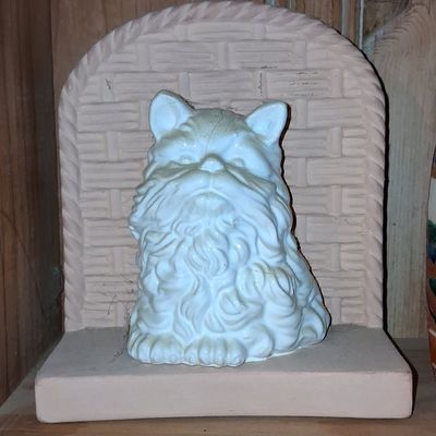 Sale Photo Thumbnail #918: Vintage Ceramic Persian Cat Figurine with Basket-Weave Arch