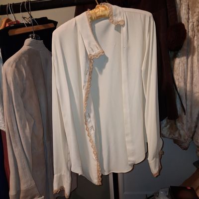 Sale Photo Thumbnail #626: Vintage Ellen Tracy Cream Lace Trim Blouse
