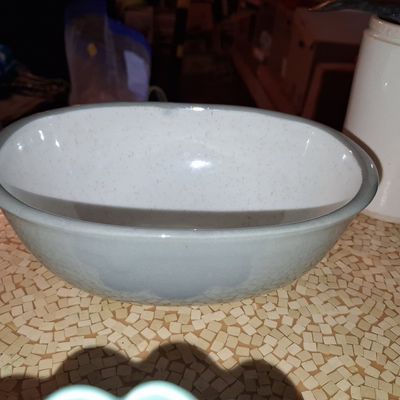 Sale Photo Thumbnail #942: Hull Pottery American Modern Oval Serving Bowl