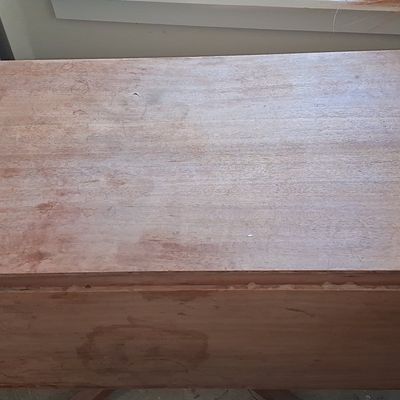 Sale Photo Thumbnail #318: Duncan Phyfe Style Mahogany Drop-Leaf Pedestal Table