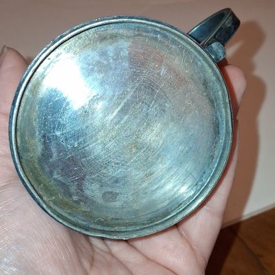 Sale Photo Thumbnail #1004: Vintage Silver Plate Child's Cup - Oneida Community Tudor Plate