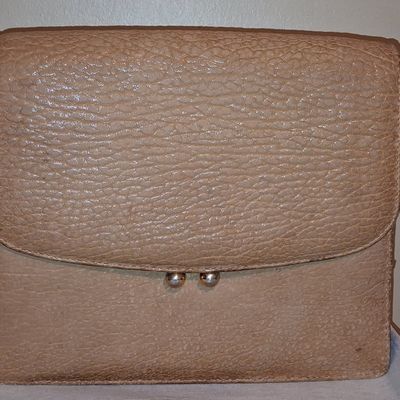 Sale Photo Thumbnail #625: Vintage Textured Leather Shoulder Bag