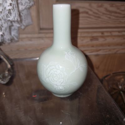 Sale Photo Thumbnail #334: Celadon Glazed Porcelain Vase with Incised Peony Motif