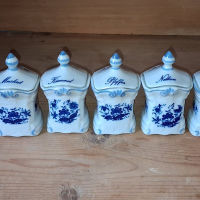 Sale Photo Thumbnail #273: Blue Onion Spice Jar Set