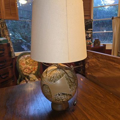 Sale Photo Thumbnail #104: Mid-Century Tye of California Ceramic Lamp