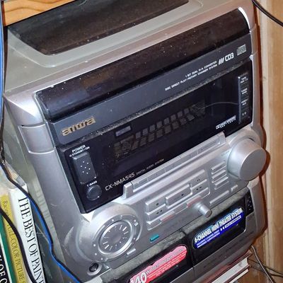 Sale Photo Thumbnail #607: Aiwa CX-NMA545 Mini Hi-Fi System