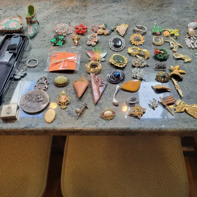 Sale Photo Thumbnail #4: Jewelry 