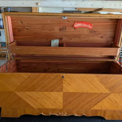 Vintage Lane Cedar Hope Chest with Original Key
