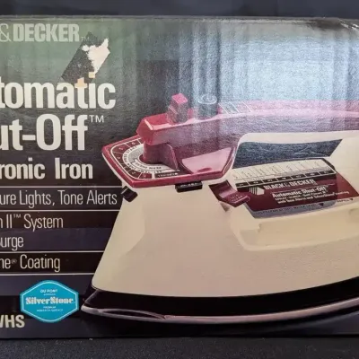 Black & Decker Automatic Shut-Off Iron F440WHS - New Sealed in Box