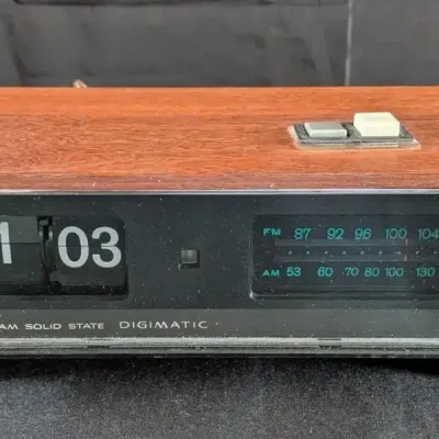 Vintage Sony Digimatic FM/AM Flip Clock Radio - Tested & Working 8FC-69WA