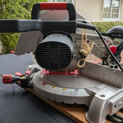 Craftsman 10-Inch Laser Compound Miter Saw - Untested