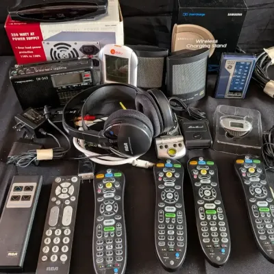 Realistic DX-343 Radio, Samsung Wireless Charger & PC PSU