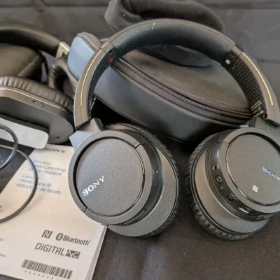 Wireless Headphone Lot of 2 - Sony MDR-ZX780DC & Linkwitz