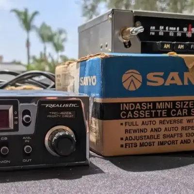Realistic TRC-422A CB Radio and Signal Amplifier Lot