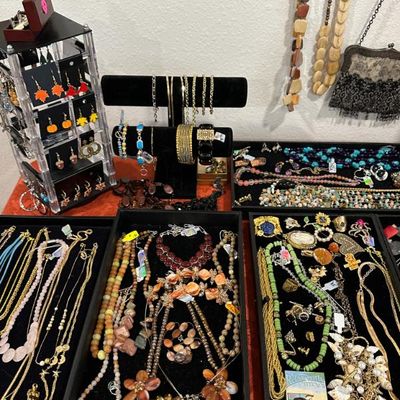 Sale Photo Thumbnail #144