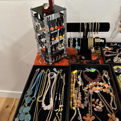 Sale Photo Thumbnail #145