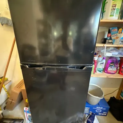Vissani refrigerator/freezer