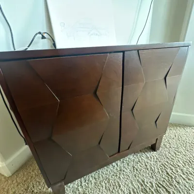 Side cabinet