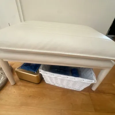 Entryway bench