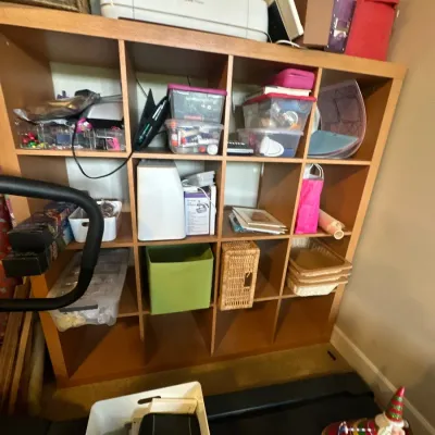 Cubicle shelving unit