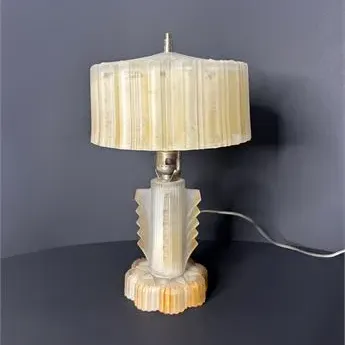 1930 s l e smith art deco lamp