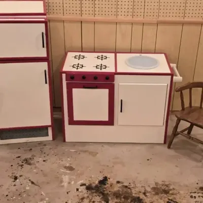 Play Kitchen (B)