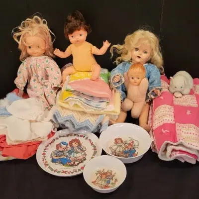 Vintage Dolls & Clothes (B)