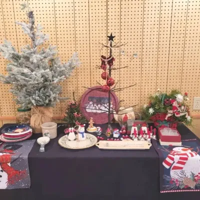 Christmas Decor (B)