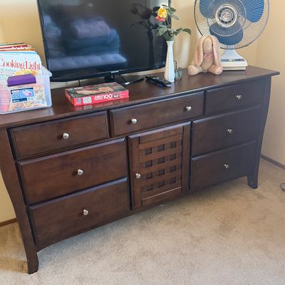 Dresser