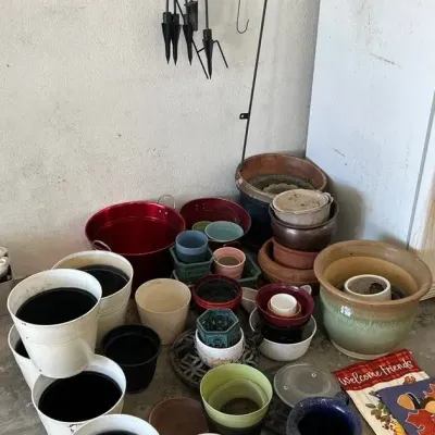 Garden Pots - Planters, Metal Hooks, Garden Banners++ 