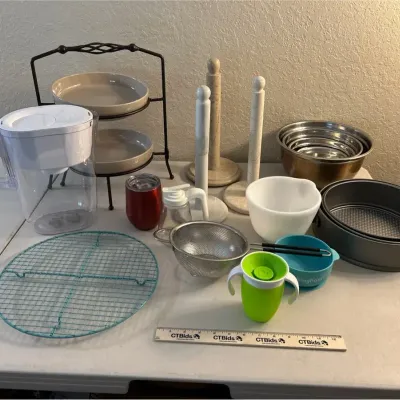 Misc Kitchen - Cake Pans, Mixing Bowls, Serving Stand++