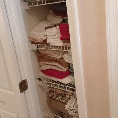 Entire Closet Linens - Towels, Rugs, Blankets, Shower Curtains++