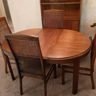 Drexel ? Dining Table - Oval Table, 4 Chairs W/Cane Backs