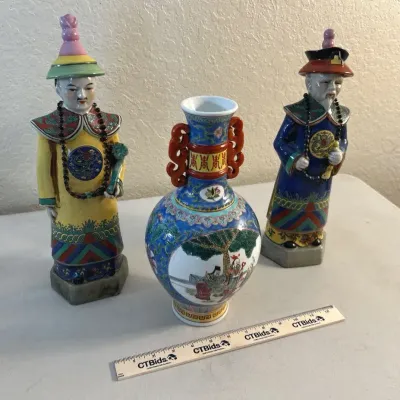 Vintage Chinese Porcelain - Emperor Yongzheng, Kangxi, Vase