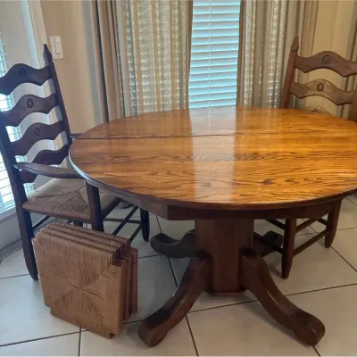 vintage Wood Round Kitchen Table W/ 2 Chairs & 4 Extra fiber rush Seats
