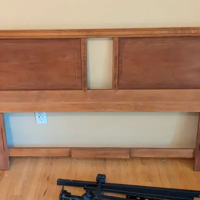 Elegant King Size Wood Panel Headboard with Metal Bed Frame