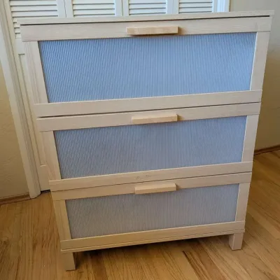 Modern Light Wood 3-Drawer Dresser Fluted Panel Fronts 31x39