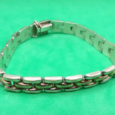 Sale Photo Thumbnail #284: Costume bracelet
