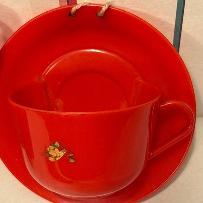 Sale Photo Thumbnail #906: Very groovy!! 2 cups saucer wall pockets