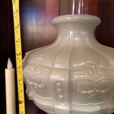 Sale Photo Thumbnail #408: Aladdin Model B lamp. Stunning!