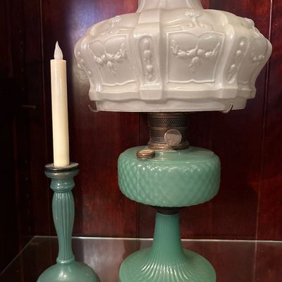 Sale Photo Thumbnail #397: Aladdin Model B lamp. Stunning!