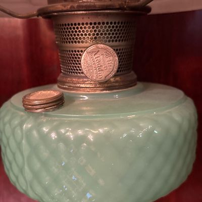 Sale Photo Thumbnail #403: Aladdin Model B lamp. Stunning!