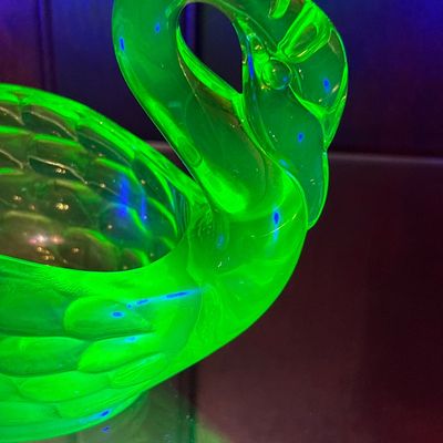 Sale Photo Thumbnail #450: See pics. Blue specs are actually reflections from flashlight
