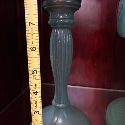 Sale Photo Thumbnail #407: Aladdin Model B lamp. Stunning!