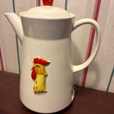 Sale Photo Thumbnail #631: Coffee pot does not have electrical cord