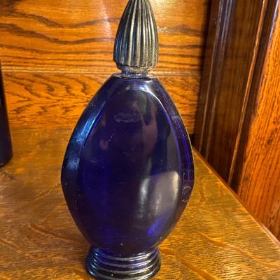Sale Photo Thumbnail #673: Includes cruet, perfume bottles, and more